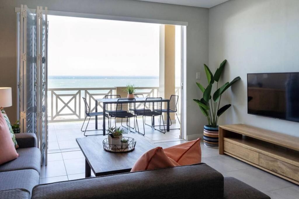 Waterfront Getaway, 2 Bedroom Seaside Bliss ウムドロティ エクステリア 写真