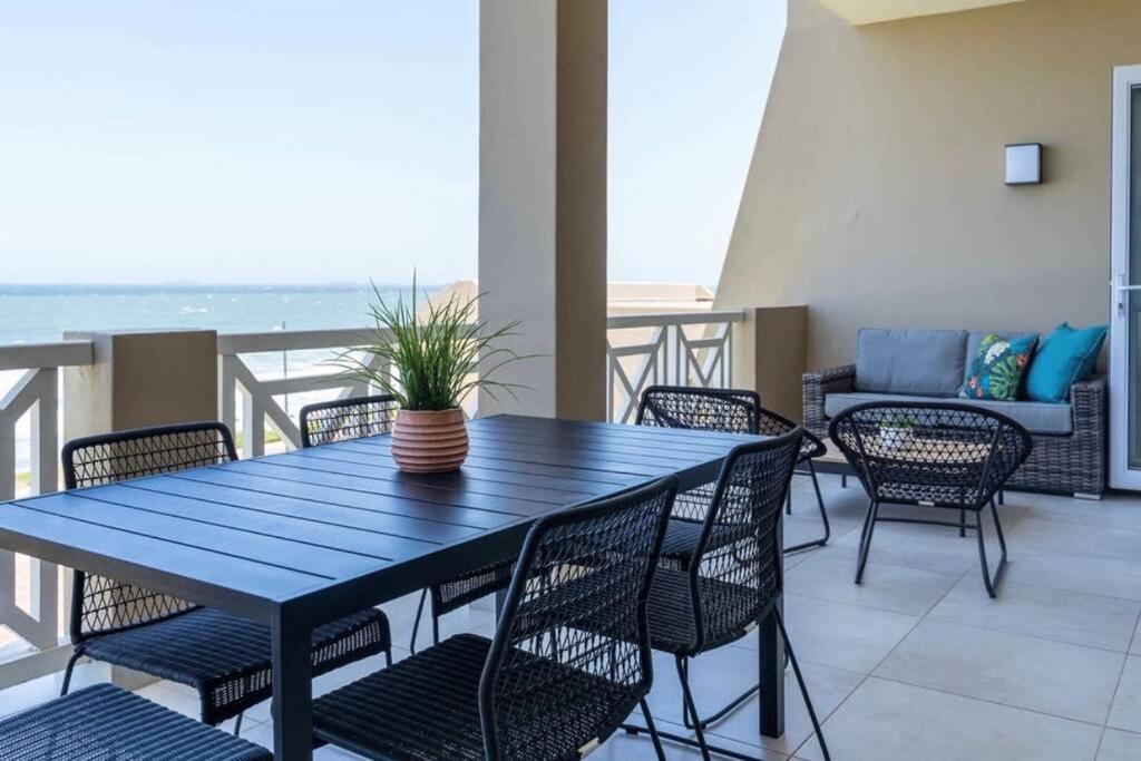 Waterfront Getaway, 2 Bedroom Seaside Bliss ウムドロティ エクステリア 写真