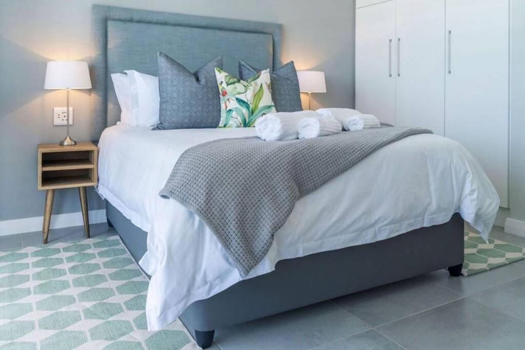 Waterfront Getaway, 2 Bedroom Seaside Bliss ウムドロティ エクステリア 写真