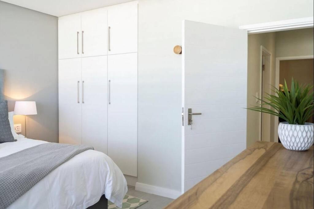 Waterfront Getaway, 2 Bedroom Seaside Bliss ウムドロティ エクステリア 写真
