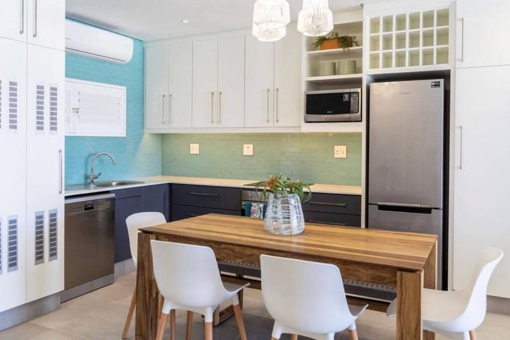 Waterfront Getaway, 2 Bedroom Seaside Bliss ウムドロティ エクステリア 写真